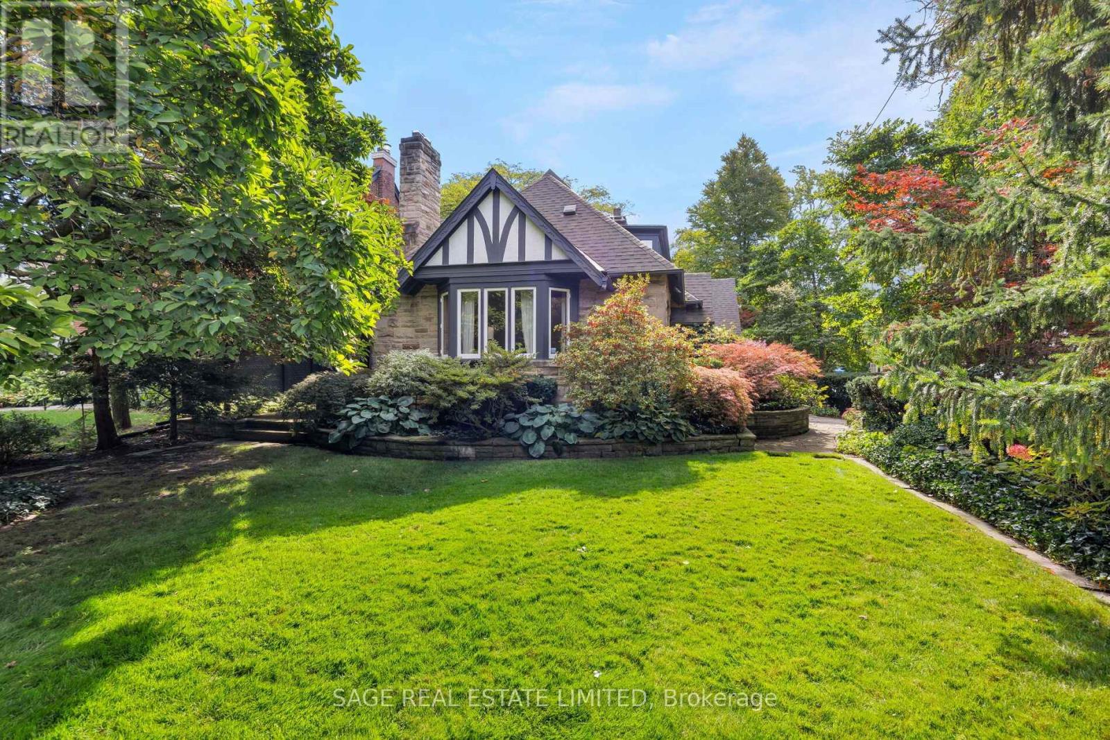 51 King Georges Road, Toronto (Kingsway South), Ontario  M8X 1L4 - Photo 12 - W13843216
