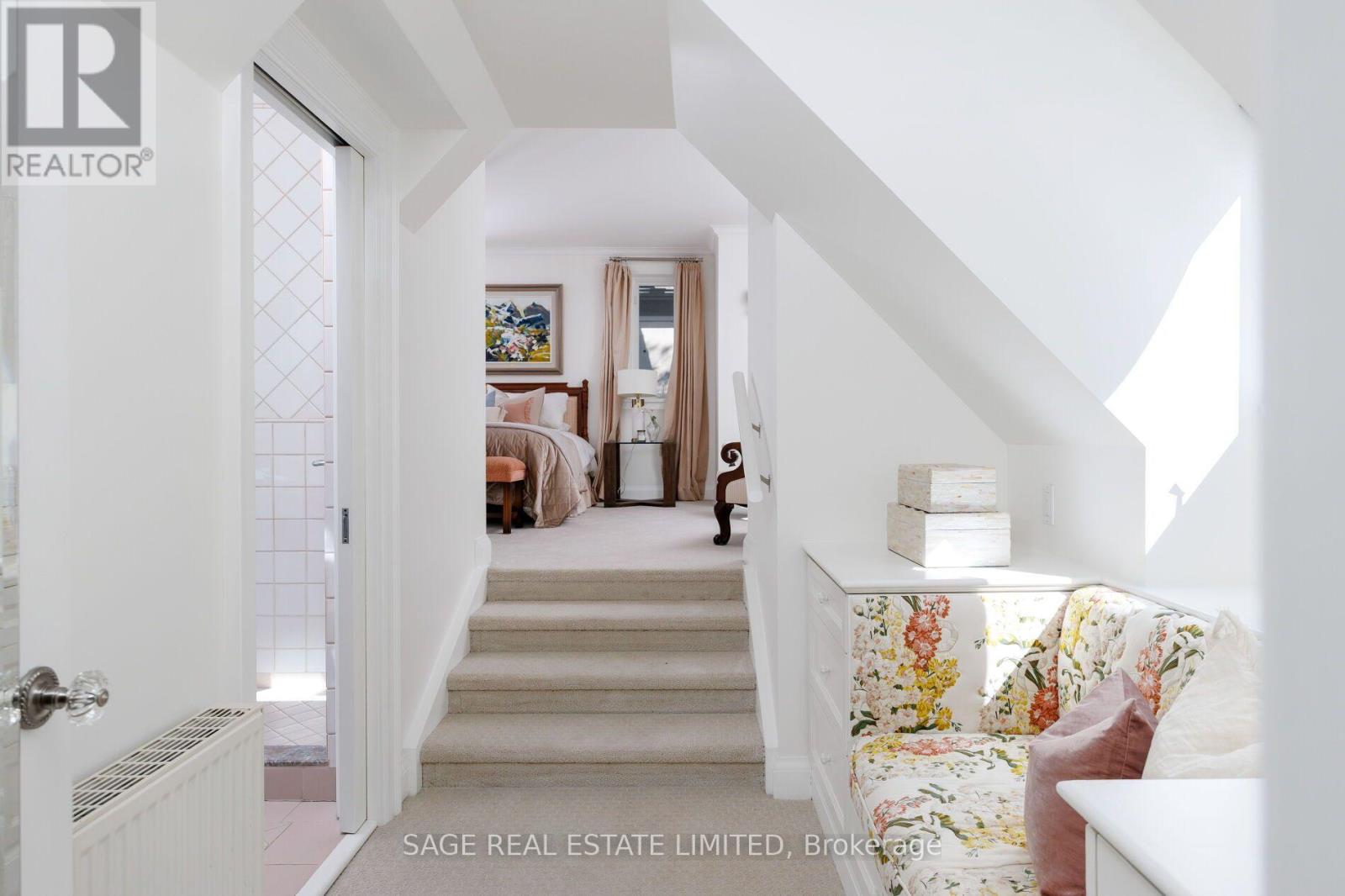 51 King Georges Road, Toronto (Kingsway South), Ontario  M8X 1L4 - Photo 38 - W13843216