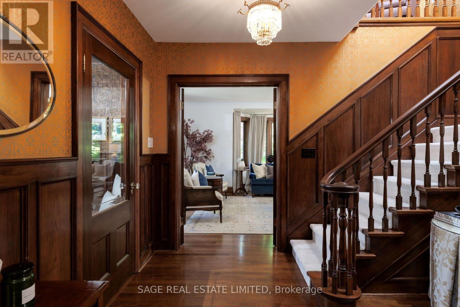 51 King Georges Road, Toronto (Kingsway South), Ontario  M8X 1L4 - Photo 4 - W13843216