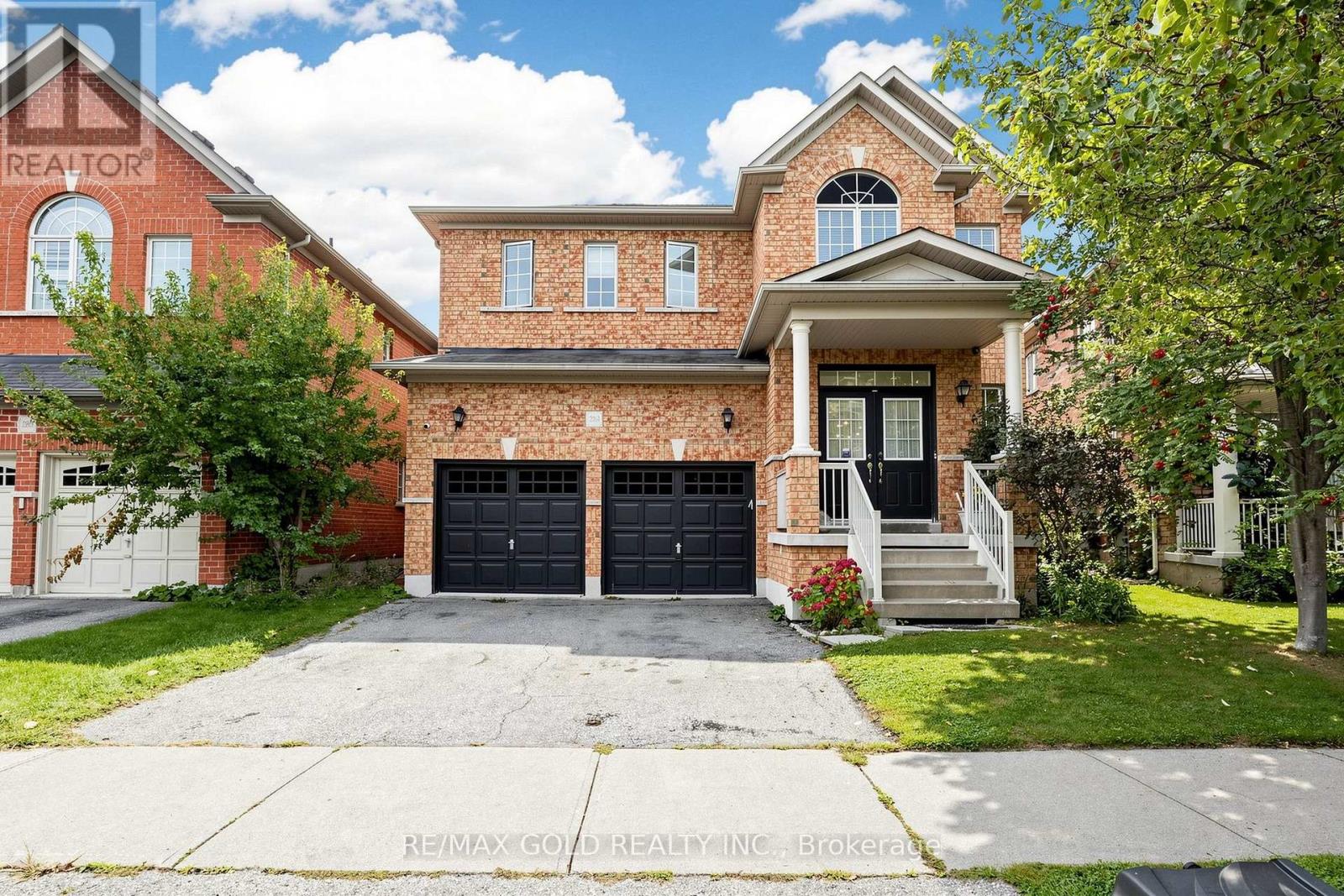 284 HOLMES CRESCENT, Milton, Ontario