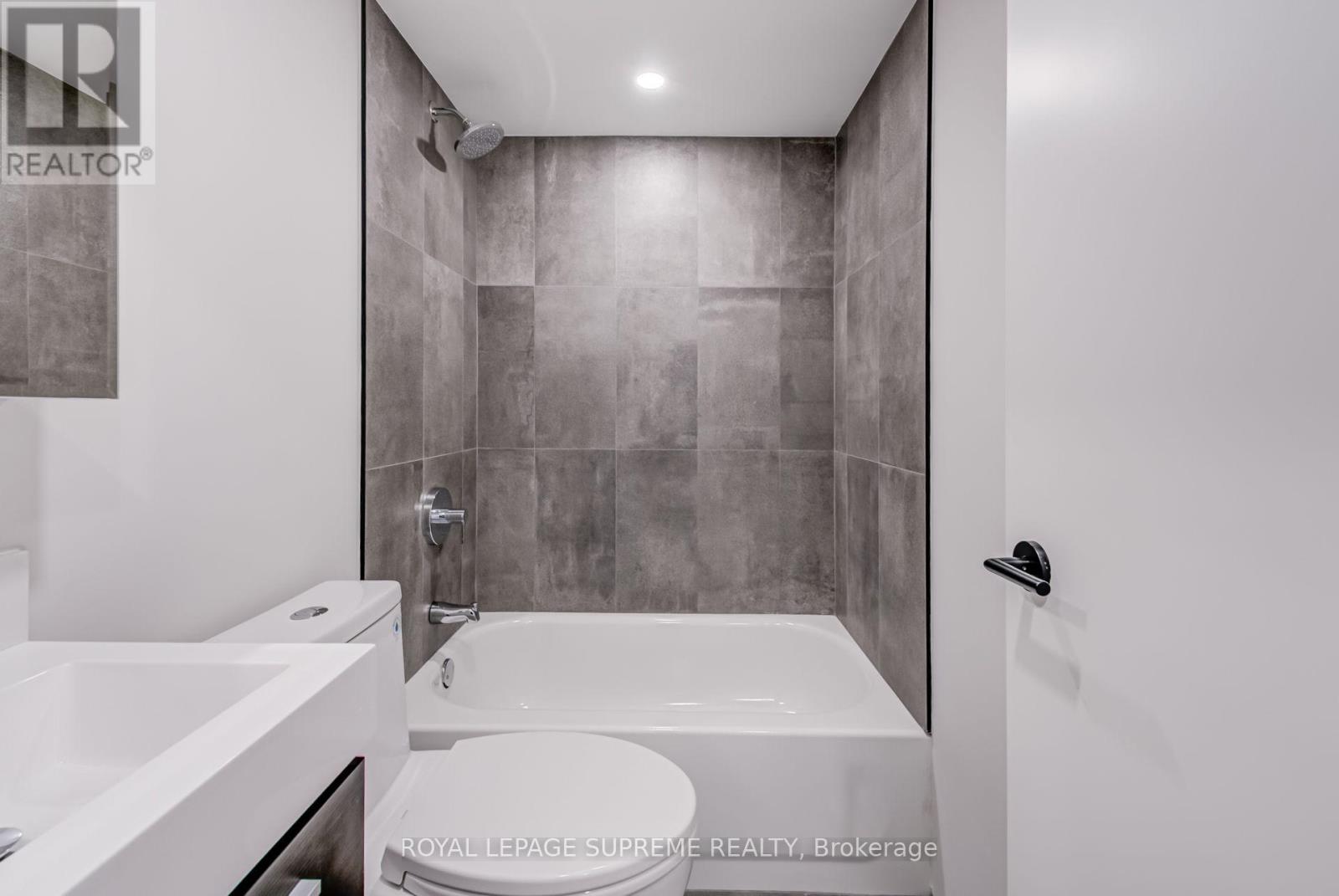 3 - 101 Bernice Crescent, Toronto (Rockcliffe-Smythe), Ontario  M6N 1W7 - Photo 34 - W13843318