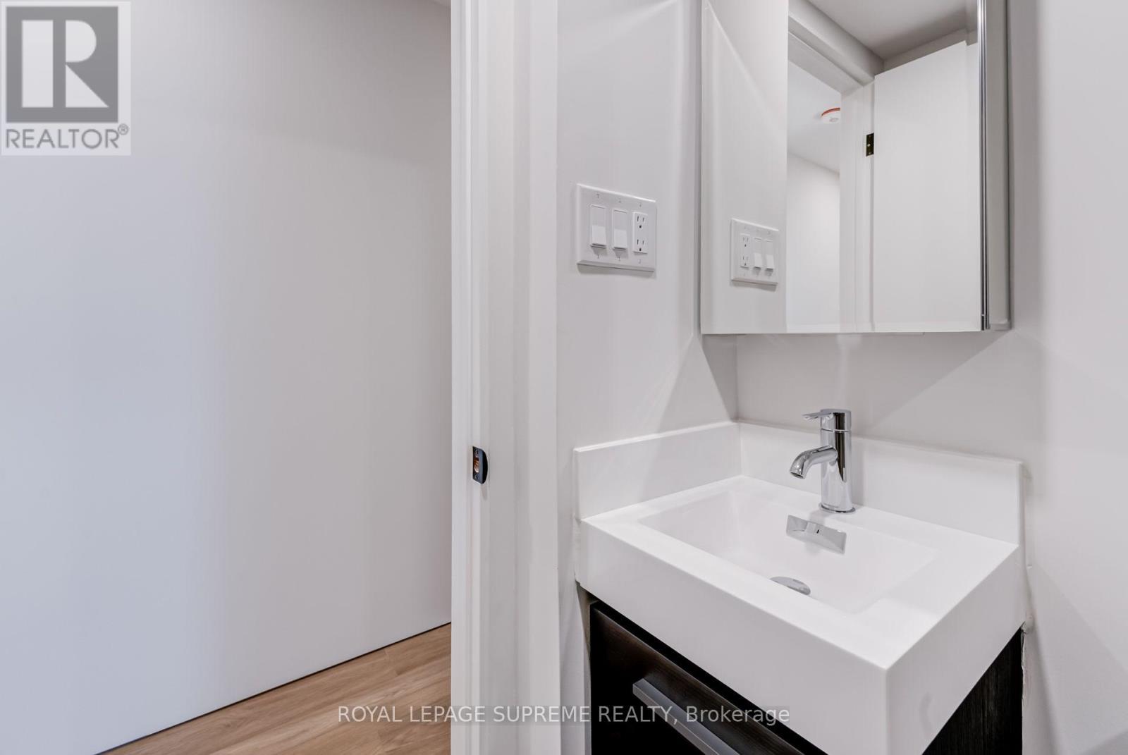 3 - 101 Bernice Crescent, Toronto (Rockcliffe-Smythe), Ontario  M6N 1W7 - Photo 35 - W13843318