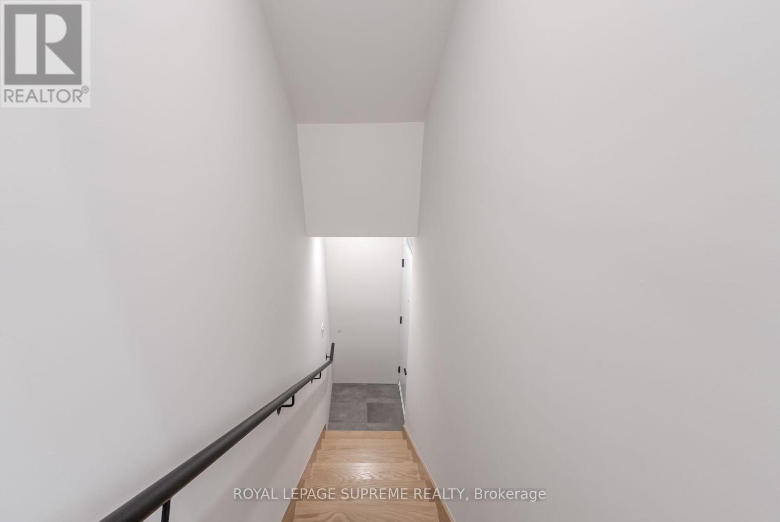 3 - 101 Bernice Crescent, Toronto (Rockcliffe-Smythe), Ontario  M6N 1W7 - Photo 5 - W13843318