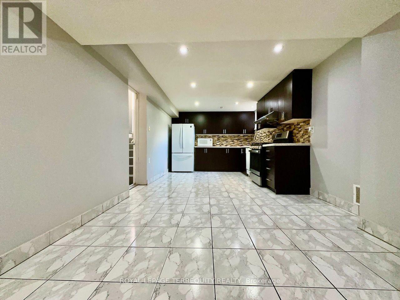 Lower Level - 13 Milford Crescent, Brampton, Ontario  L6S 3E3 - Photo 10 - W13843320