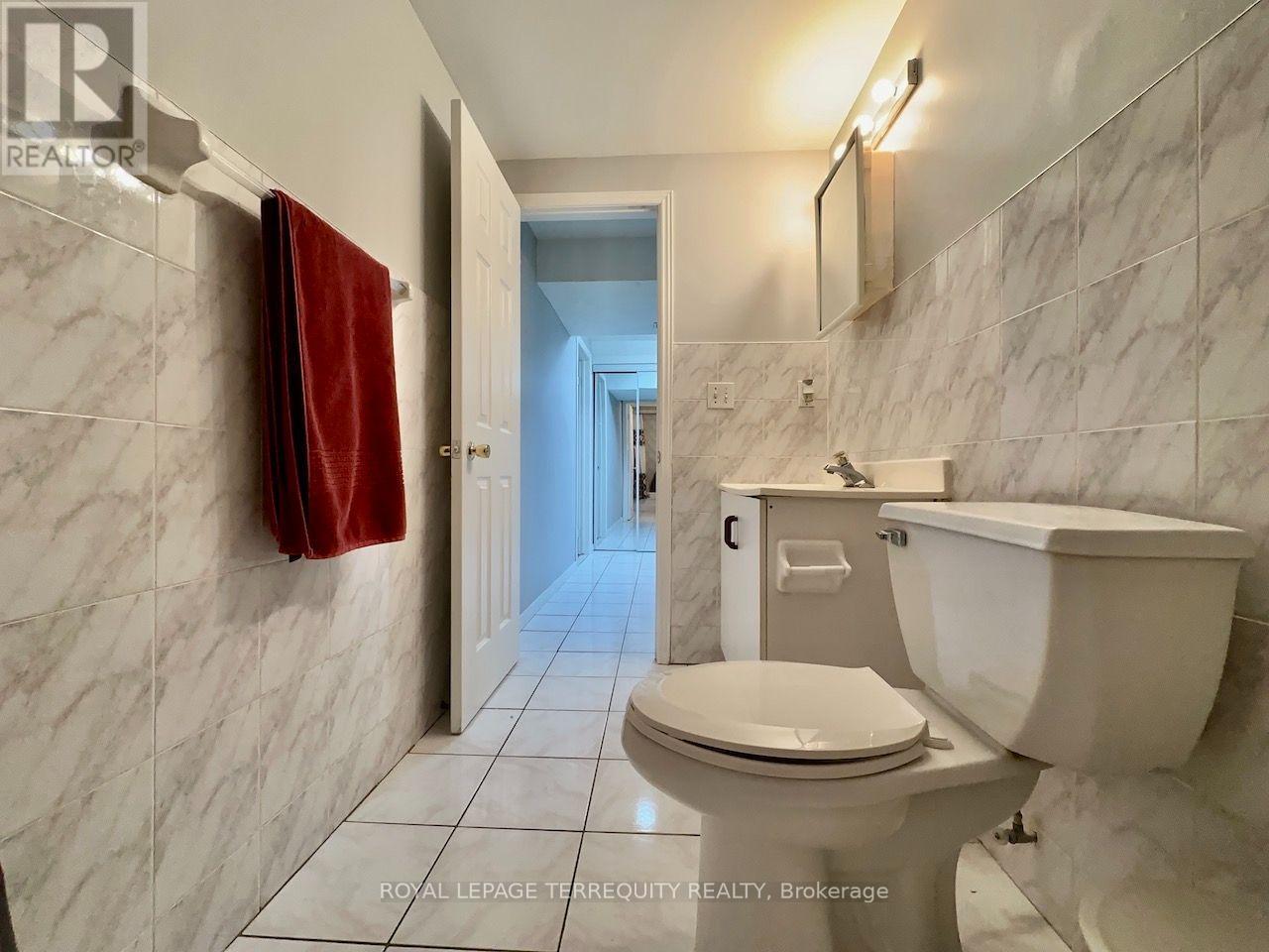 Lower Level - 13 Milford Crescent, Brampton, Ontario  L6S 3E3 - Photo 18 - W13843320