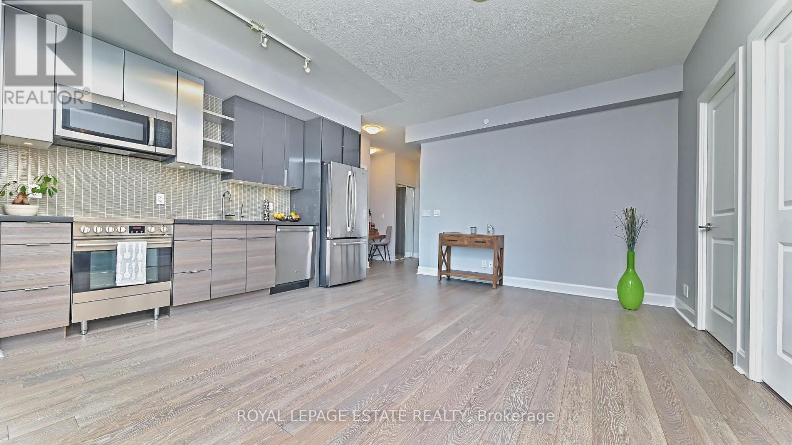 2901 - 33 Shore Breeze Drive, Toronto (Mimico), Ontario  M8V 1A1 - Photo 4 - W13843340