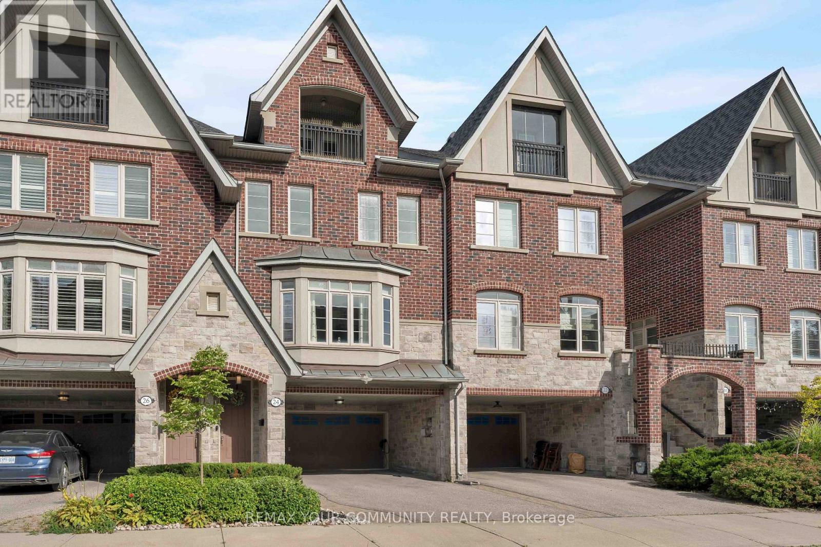 24 GALA LANE, toronto (stonegate-queensway), Ontario