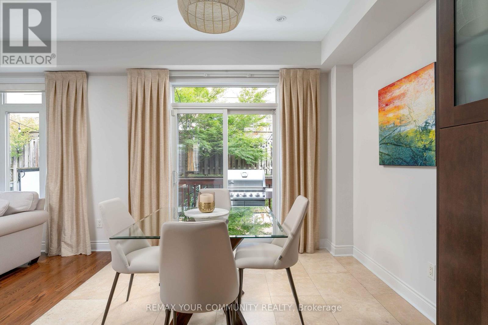 24 Gala Lane, Toronto (Stonegate-Queensway), Ontario  M8Y 0A9 - Photo 8 - W13843396