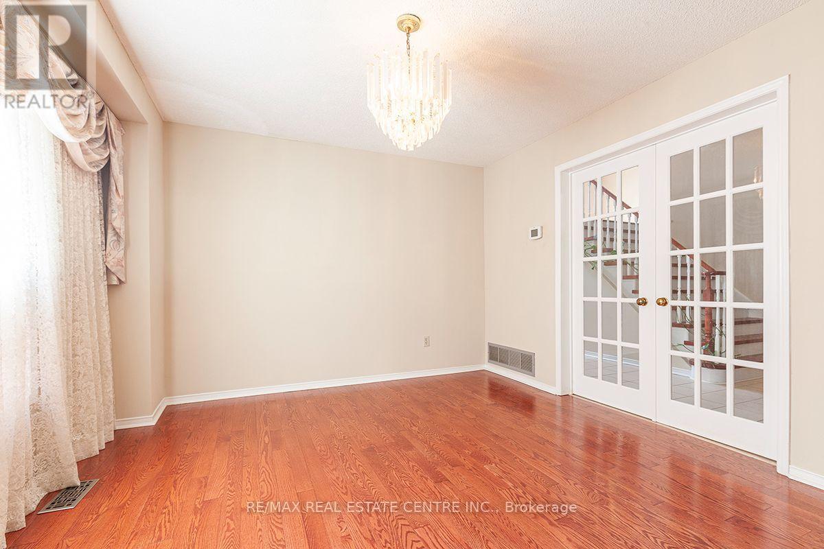 3679 Loyalist Drive, Mississauga (Erin Mills), Ontario  L5L 4S9 - Photo 10 - W13843438