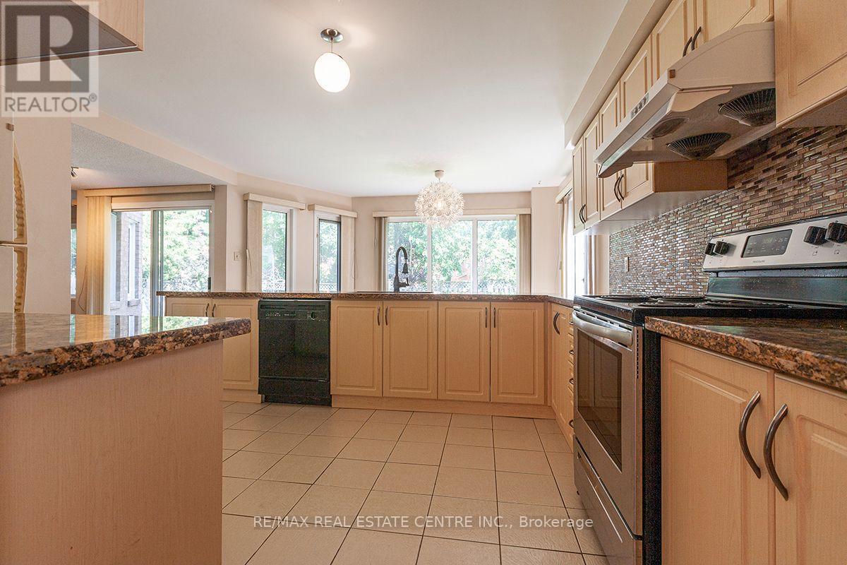 3679 Loyalist Drive, Mississauga (Erin Mills), Ontario  L5L 4S9 - Photo 11 - W13843438