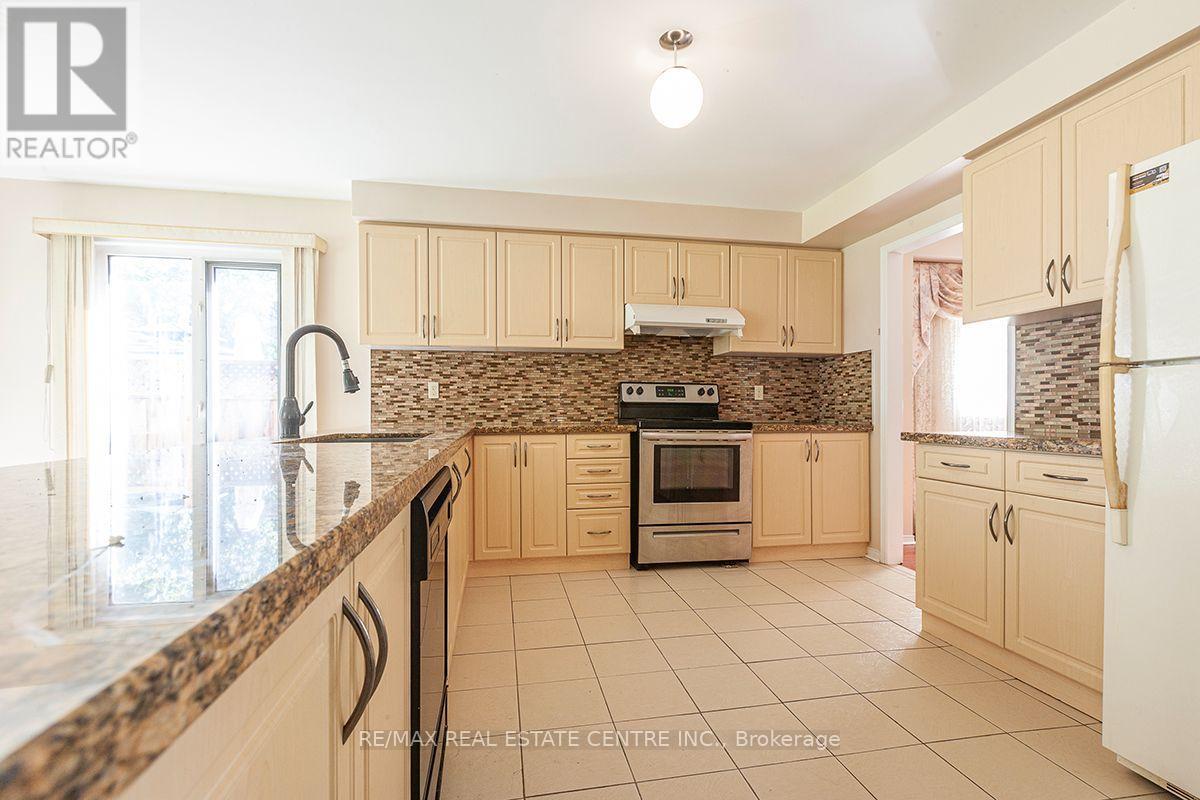 3679 Loyalist Drive, Mississauga (Erin Mills), Ontario  L5L 4S9 - Photo 12 - W13843438