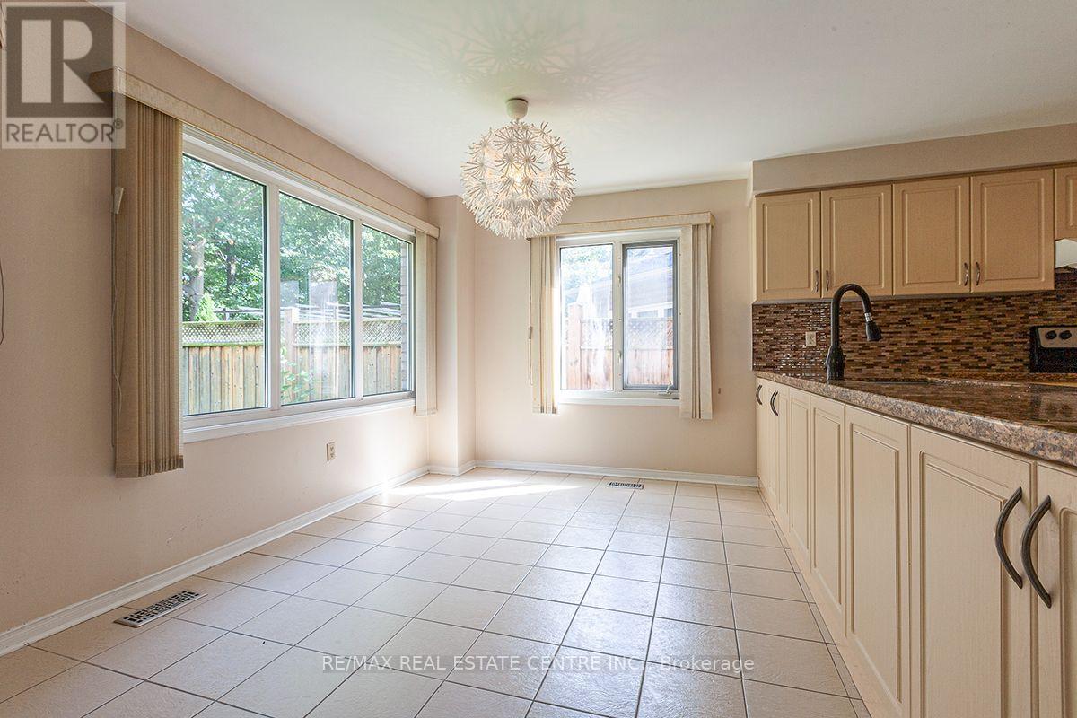3679 Loyalist Drive, Mississauga (Erin Mills), Ontario  L5L 4S9 - Photo 13 - W13843438