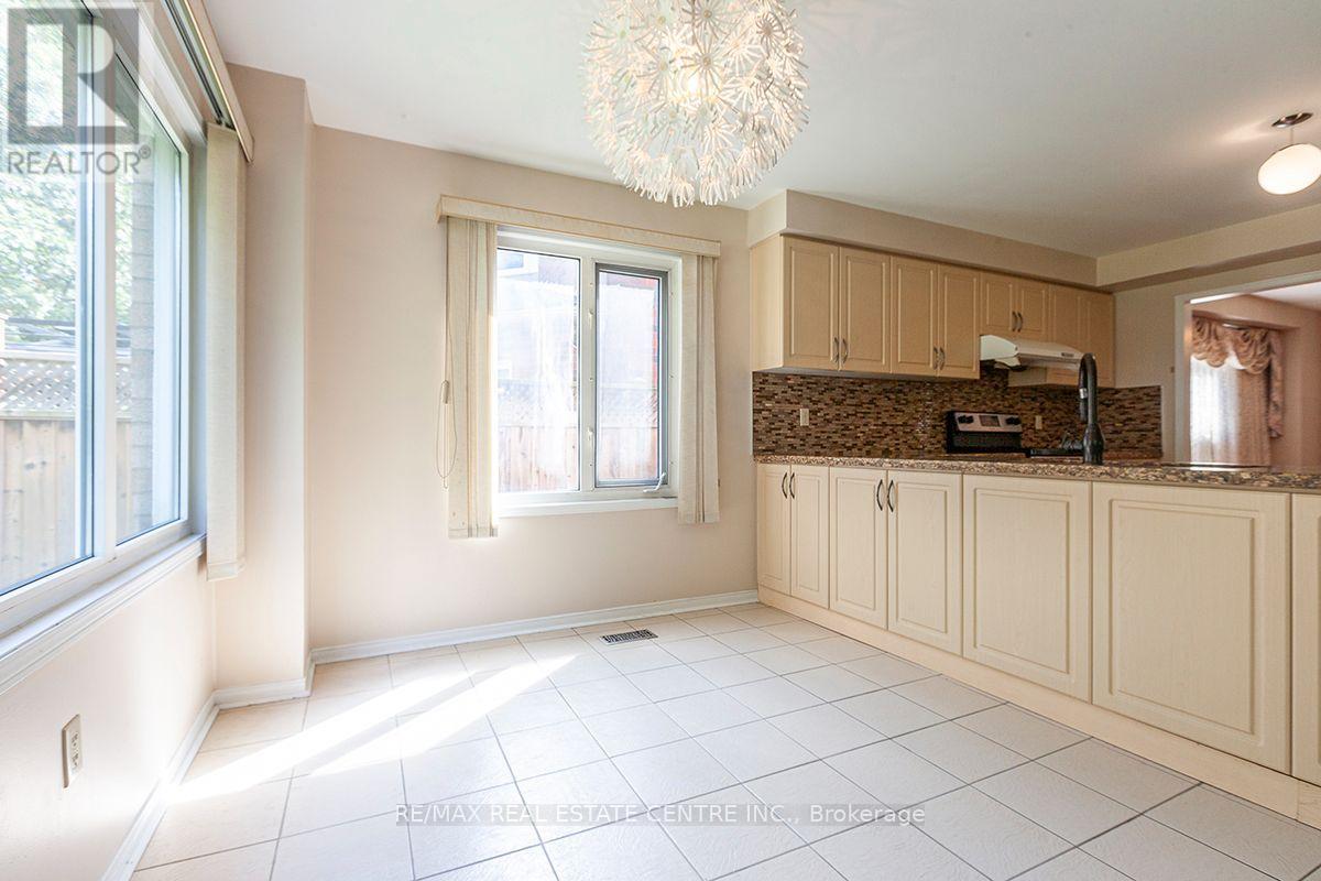 3679 Loyalist Drive, Mississauga (Erin Mills), Ontario  L5L 4S9 - Photo 14 - W13843438
