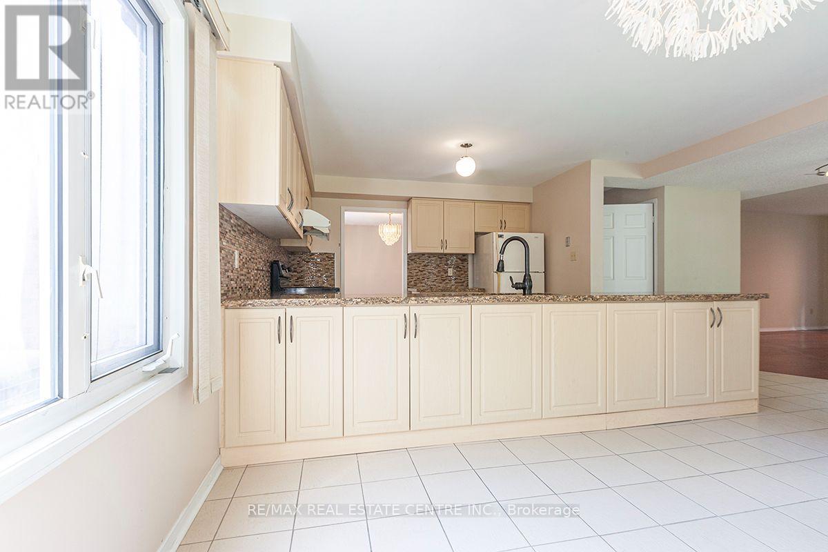 3679 Loyalist Drive, Mississauga (Erin Mills), Ontario  L5L 4S9 - Photo 15 - W13843438
