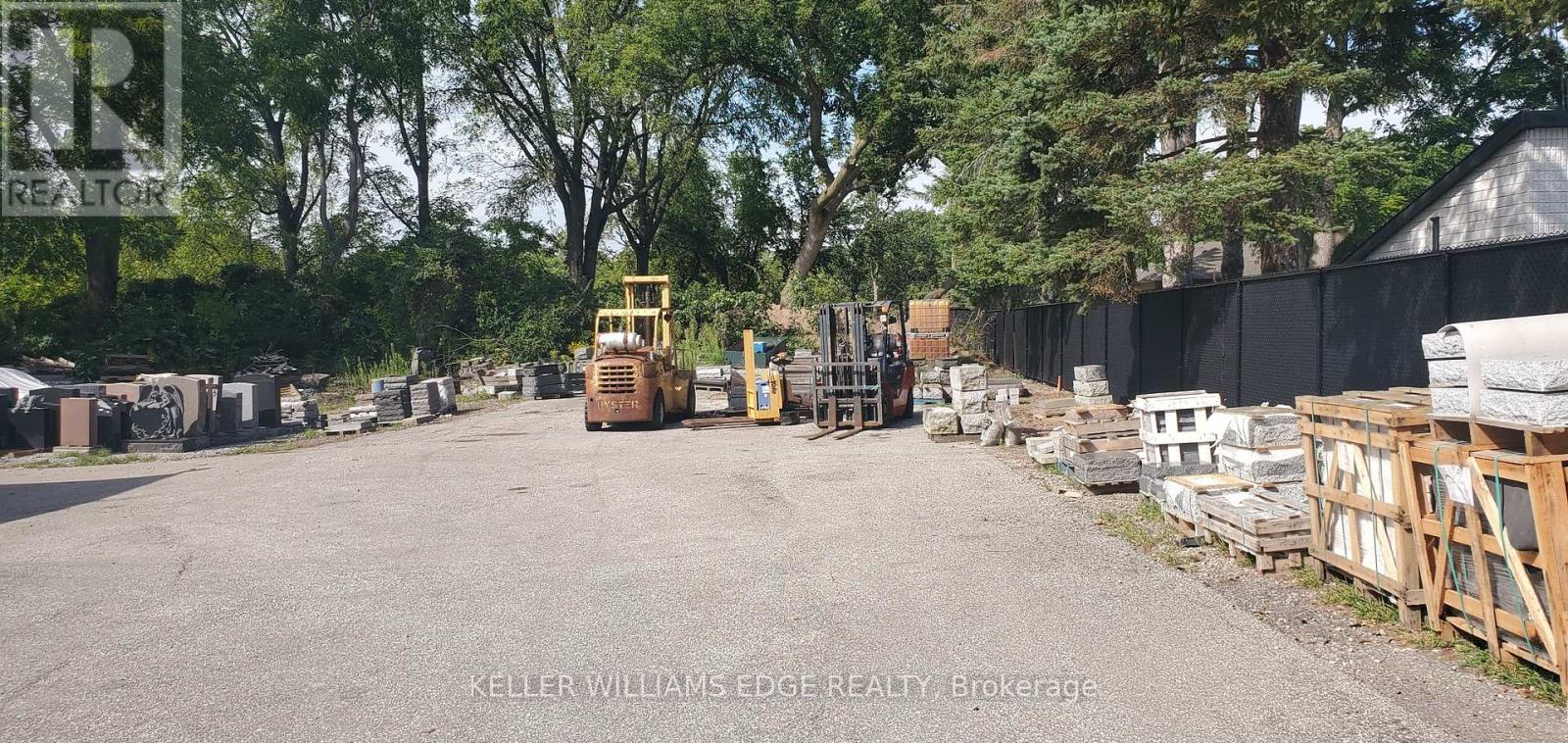 855 Spring Garden Road, Burlington, Ontario  L7T 1J6 - Photo 3 - W13843448