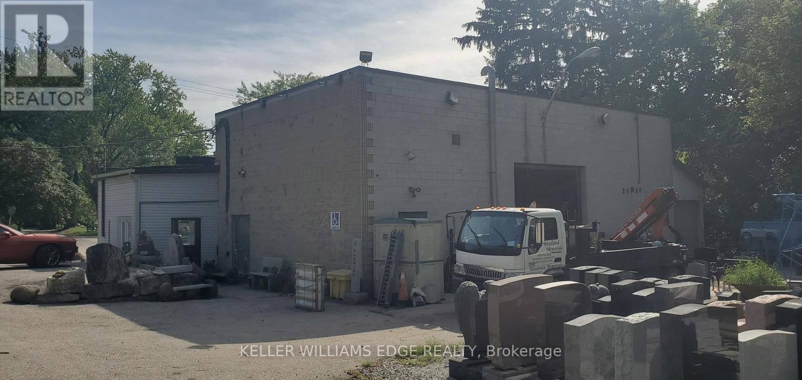 855 Spring Garden Road, Burlington, Ontario  L7T 1J6 - Photo 4 - W13843448