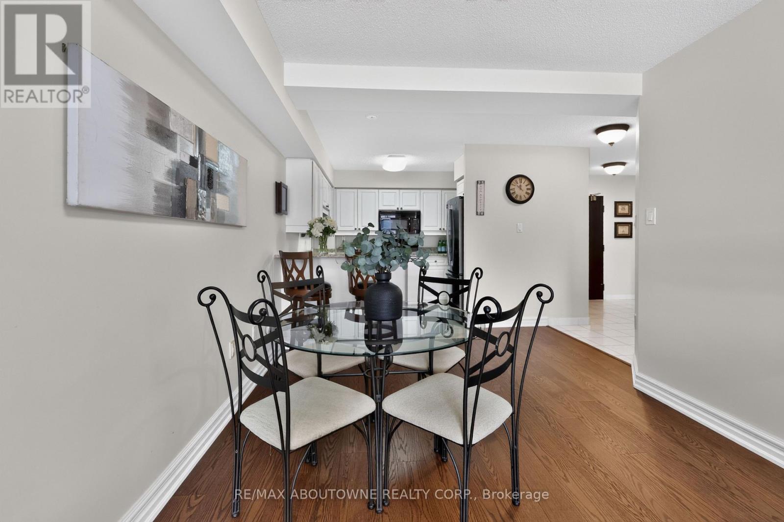 211 - 221 Robinson Street, Oakville (Oo Old Oakville), Ontario  L6J 7N9 - Photo 12 - W13843508