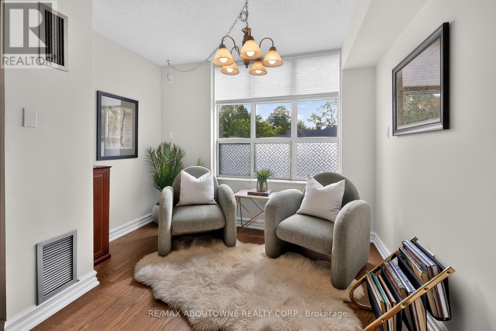 211 - 221 Robinson Street, Oakville (Oo Old Oakville), Ontario  L6J 7N9 - Photo 15 - W13843508