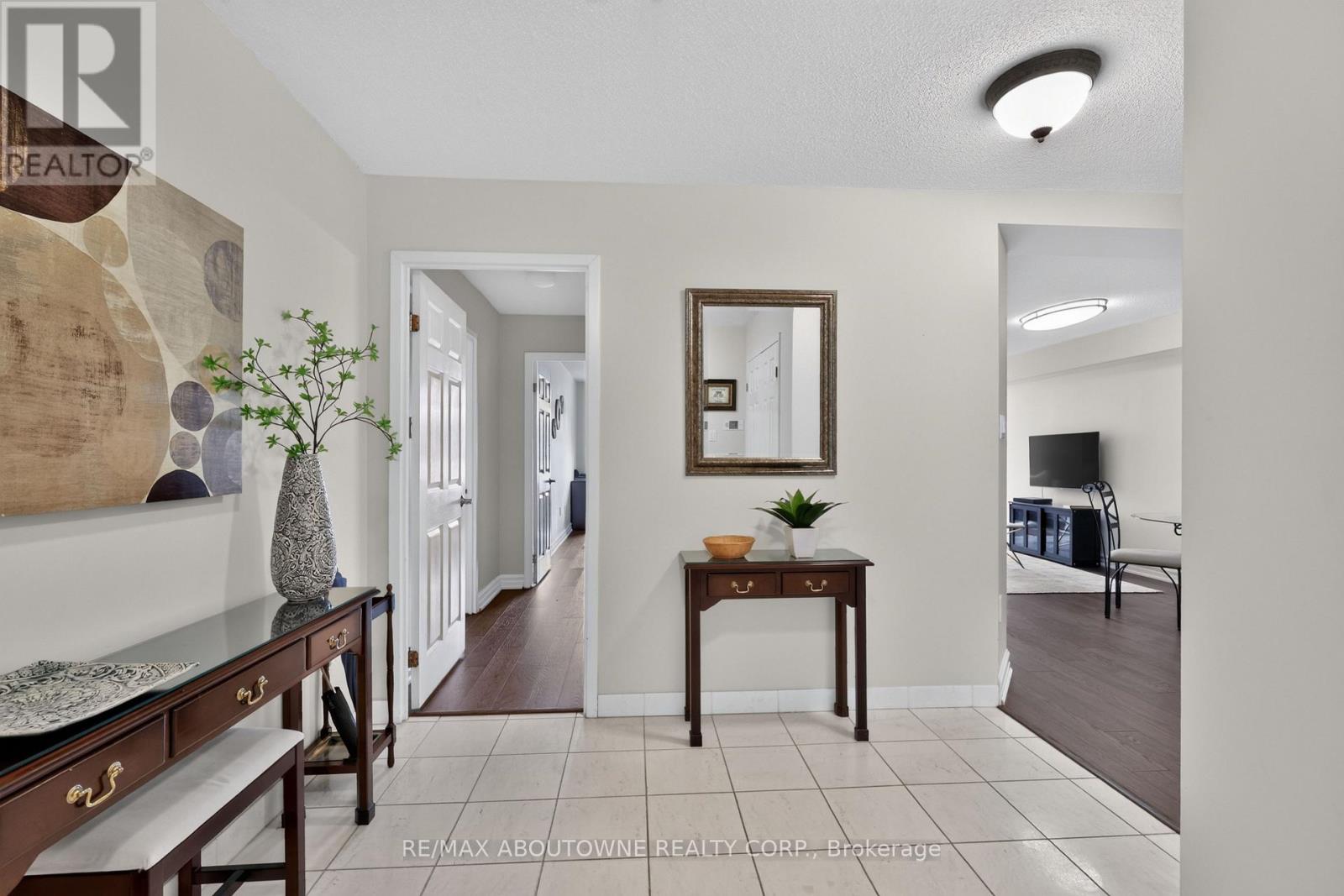 211 - 221 Robinson Street, Oakville (Oo Old Oakville), Ontario  L6J 7N9 - Photo 7 - W13843508