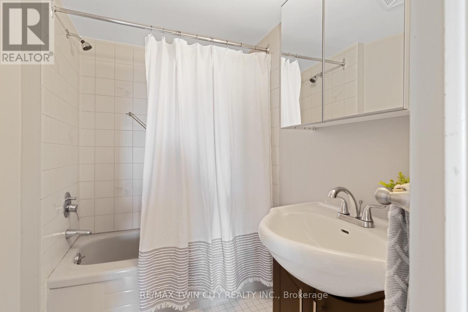 237 King Street W, Cambridge, Ontario  N3H 5L2 - Photo 23 - X13843272