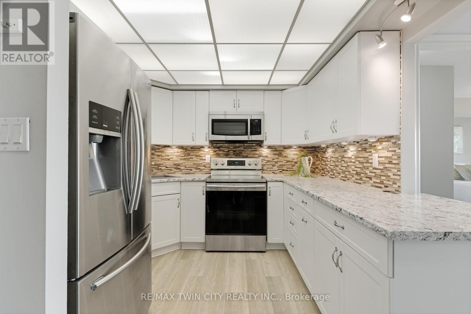 237 King Street W, Cambridge, Ontario  N3H 5L2 - Photo 5 - X13843272