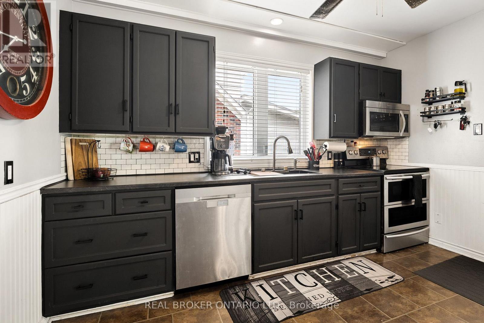 69 Talbot Street, Kitchener, Ontario  N2M 2A8 - Photo 10 - X13843314