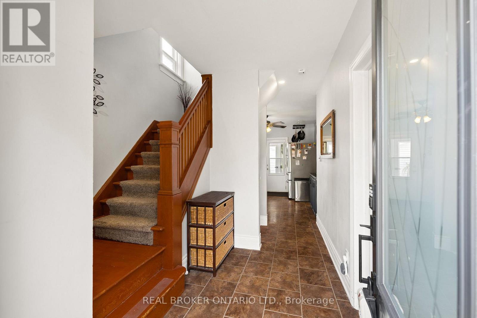 69 Talbot Street, Kitchener, Ontario  N2M 2A8 - Photo 6 - X13843314