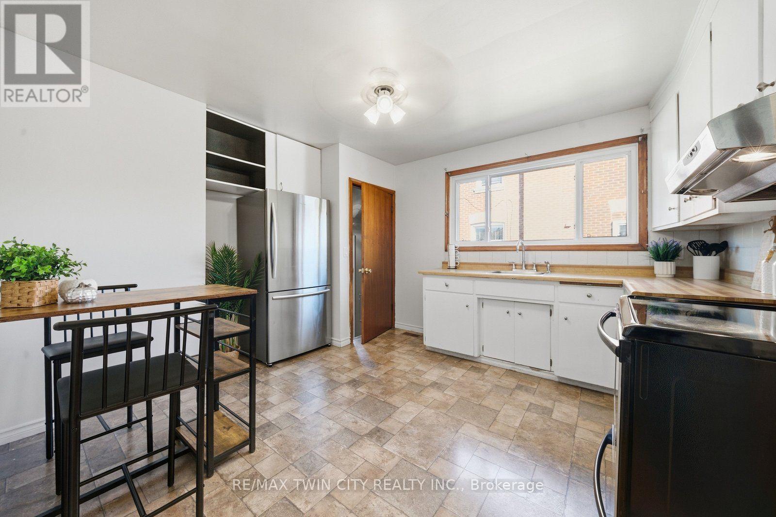 146 Superior Street, Brantford, Ontario  N3S 2L4 - Photo 11 - X13843344