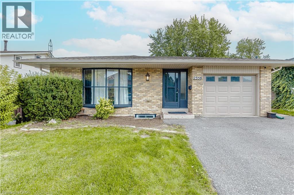2358 Arnold Crescent, Burlington, Ontario  L7P 4G3 - Photo 3 - 40865579