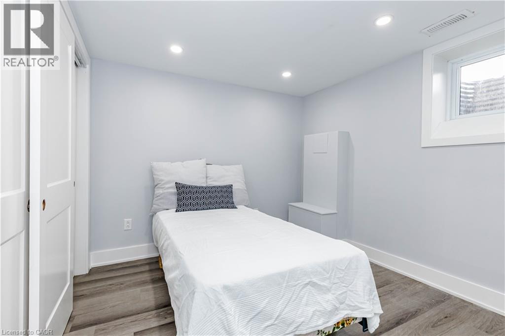 2358 Arnold Crescent, Burlington, Ontario  L7P 4G3 - Photo 41 - 40865579