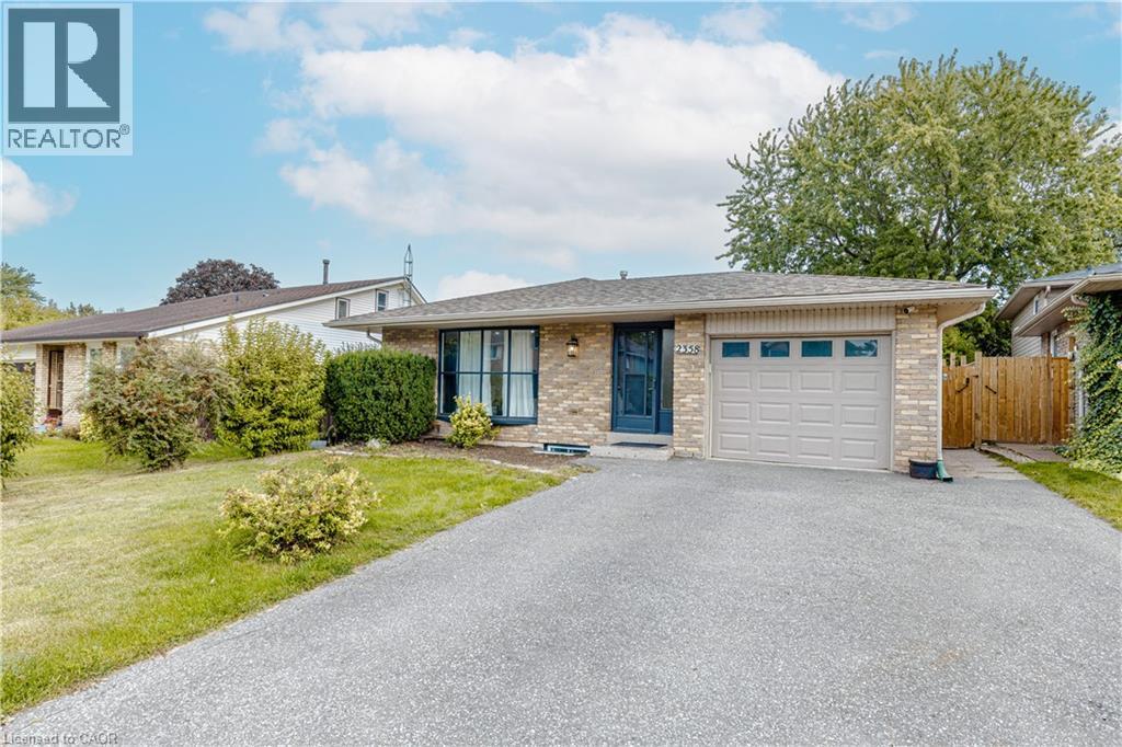2358 Arnold Crescent, Burlington, Ontario  L7P 4G3 - Photo 2 - 40865579