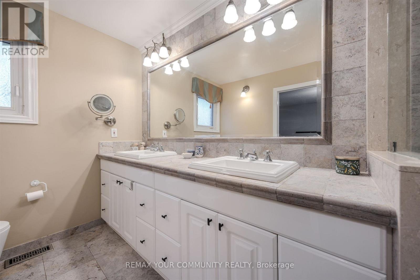 2 Kirkland Court, Richmond Hill (Westbrook), Ontario  L4C 9J1 - Photo 31 - N13843328