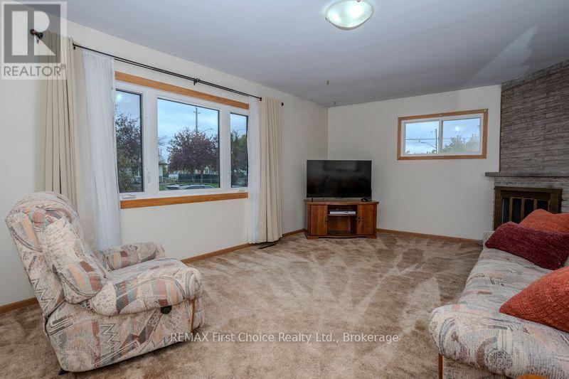 69 Matthews St. Street, Thunder Bay, Ontario  P7A 3K8 - Photo 4 - X13841182