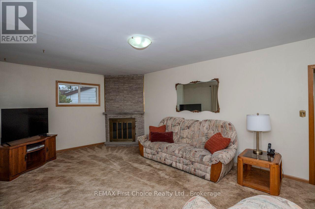 69 Matthews St. Street, Thunder Bay, Ontario  P7A 3K8 - Photo 6 - X13841182
