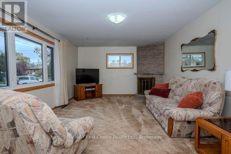 69 Matthews St. Street, Thunder Bay, Ontario  P7A 3K8 - Photo 7 - X13841182