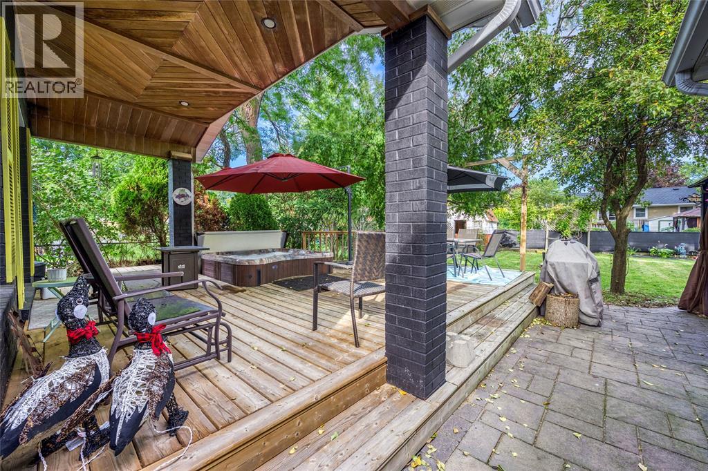 480 MONTCALM AVENUE Sarnia Ontario Canada N7S2P9 5