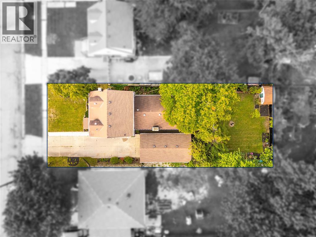 480 MONTCALM AVENUE Sarnia Ontario Canada N7S2P9 4