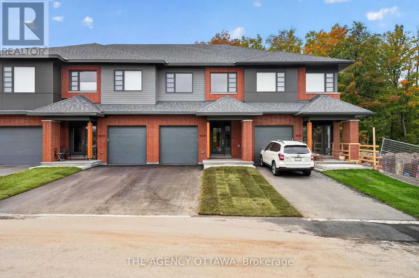 1005 Kitigan Grove, Ottawa, Ontario  K2K 0M9 - Photo 4 - X13495042