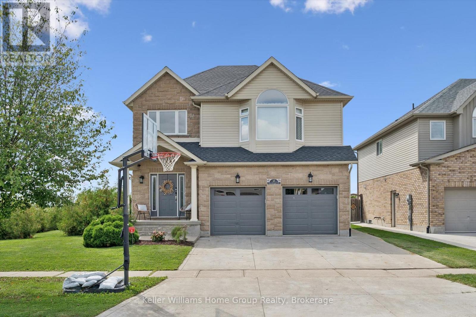 4 Hunsberger Drive, Wilmot, Ontario N3A 4M2 - Photo 2 - X13843624
