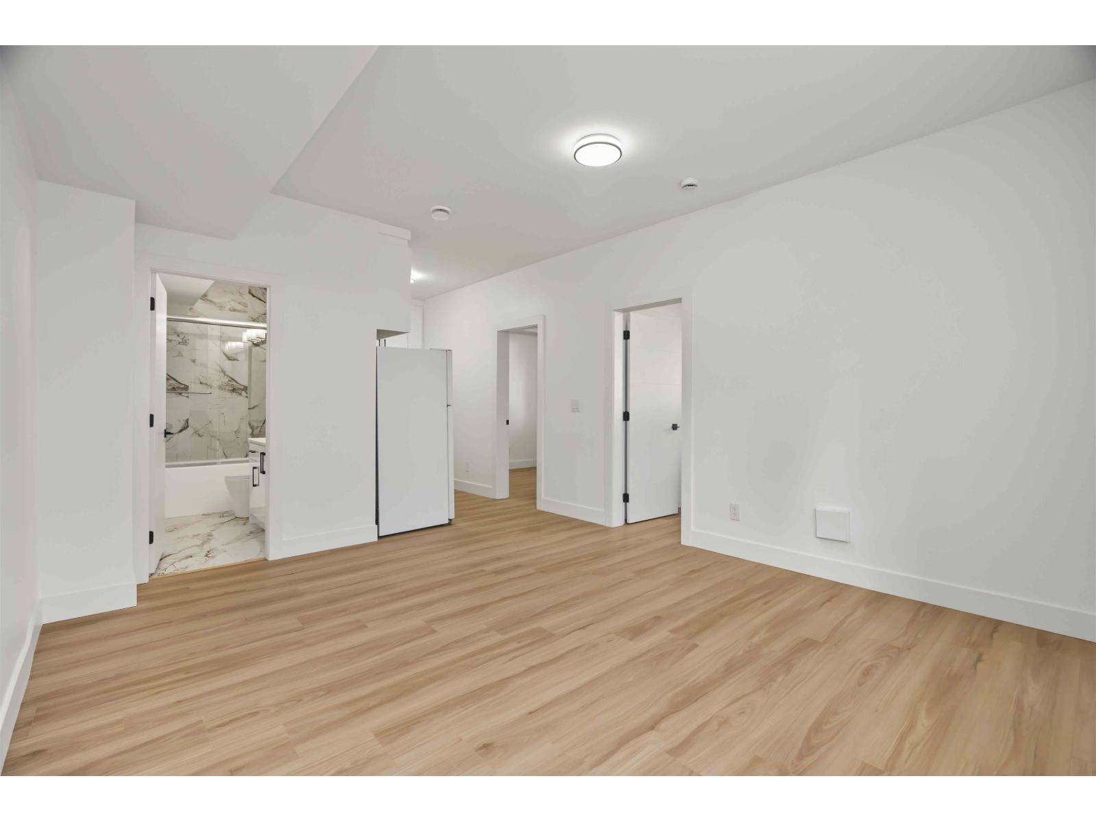 102 15371 94 AVENUE