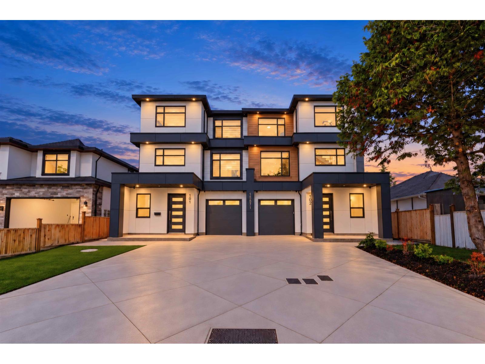102 15371 94 AVENUE, Surrey, British Columbia