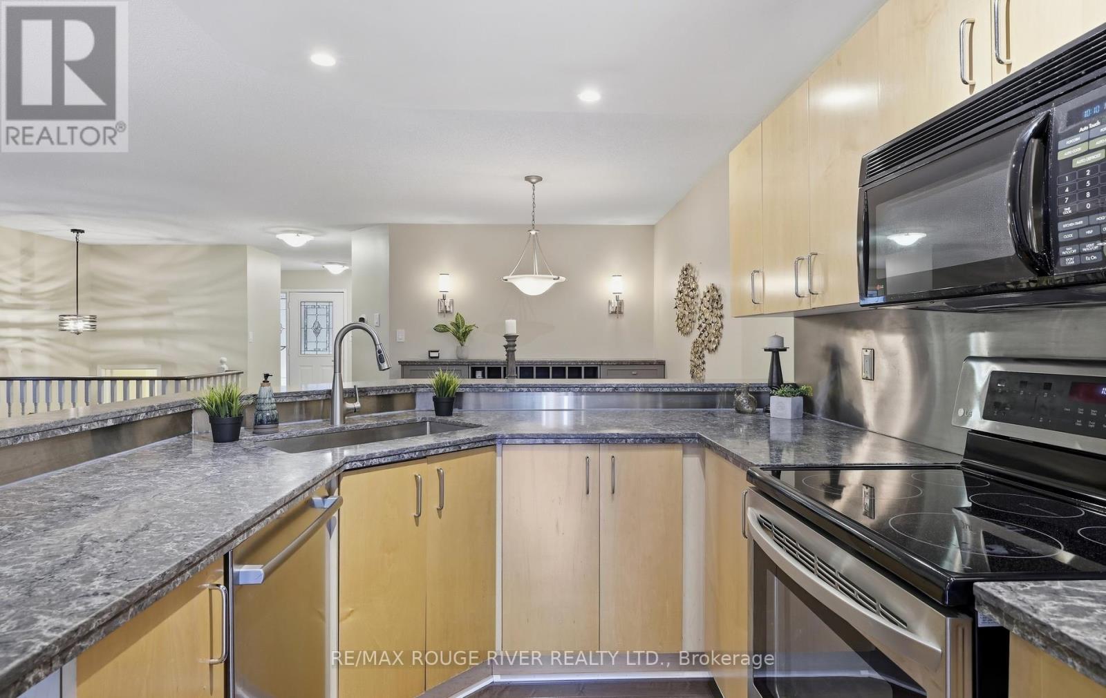 245 Willowbrook Drive, Whitby, Ontario  L1R 2Z1 - Photo 16 - E13843576