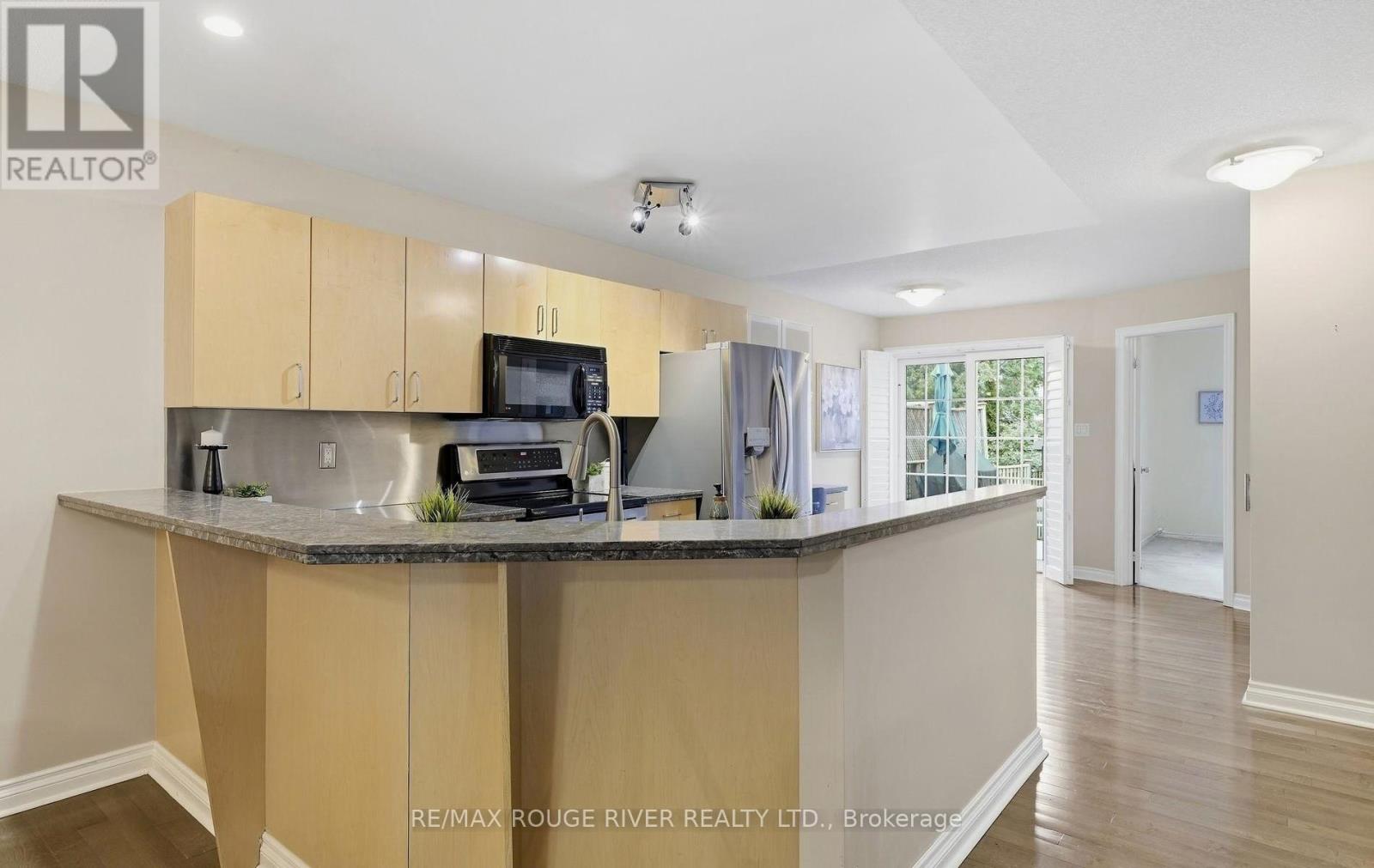 245 Willowbrook Drive, Whitby, Ontario  L1R 2Z1 - Photo 17 - E13843576