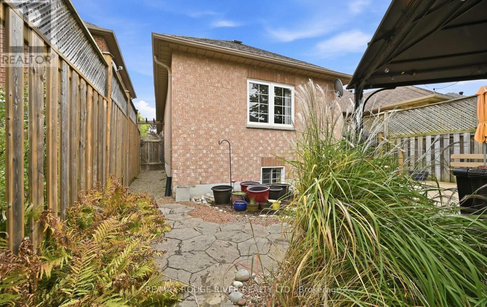 245 Willowbrook Drive, Whitby, Ontario  L1R 2Z1 - Photo 38 - E13843576
