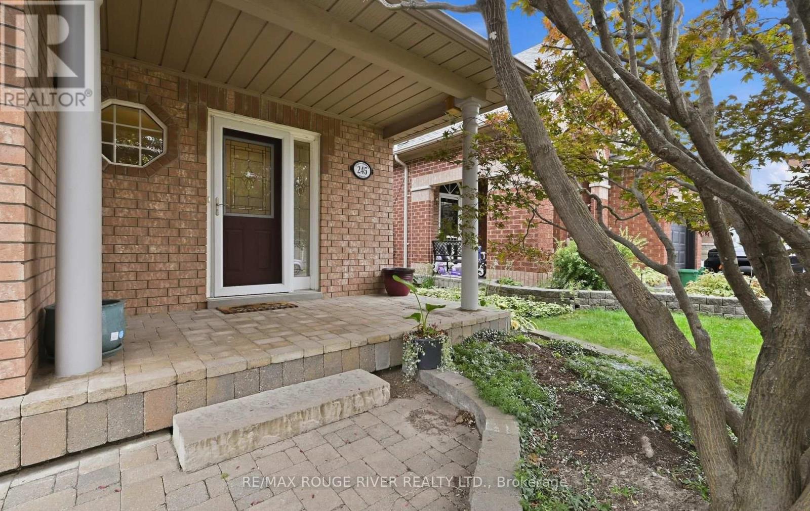 245 Willowbrook Drive, Whitby, Ontario  L1R 2Z1 - Photo 4 - E13843576