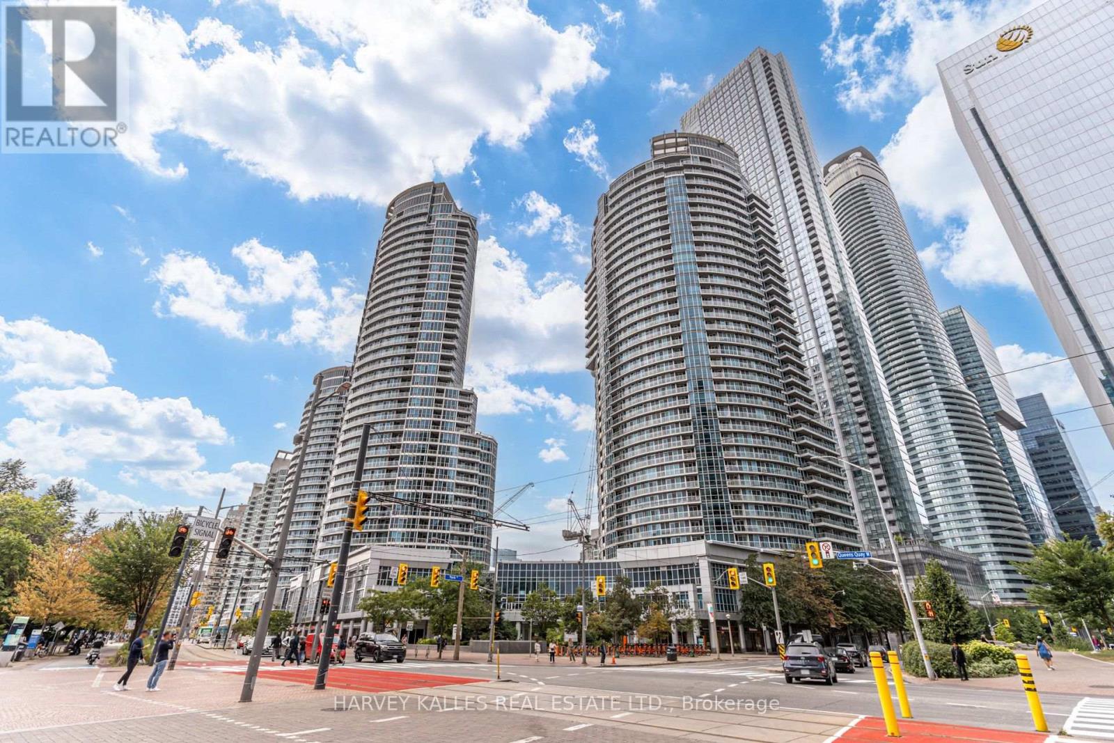 610 - 8 York Street, Toronto, Ontario  M5J 2Y2 - Photo 1 - C13816046
