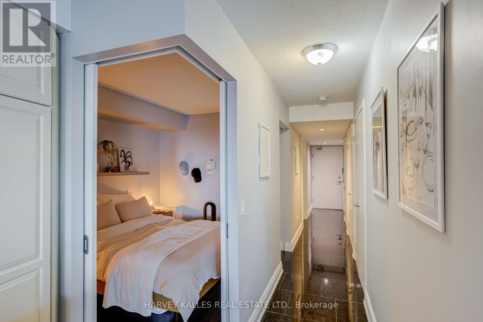 610 - 8 York Street, Toronto, Ontario  M5J 2Y2 - Photo 19 - C13816046