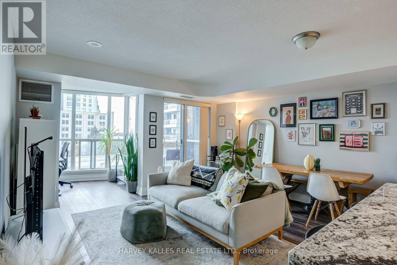 610 - 8 York Street, Toronto, Ontario  M5J 2Y2 - Photo 11 - C13816046