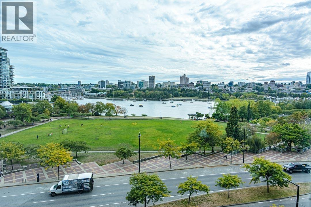802 388 DRAKE STREET, Vancouver, British Columbia