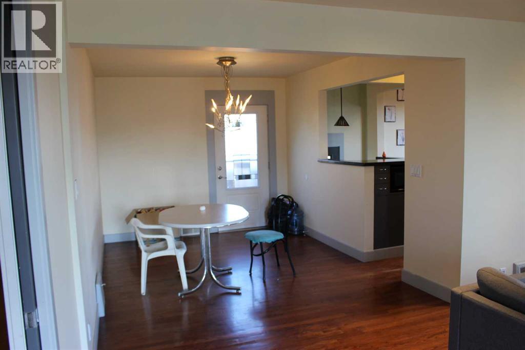 323 3rd Street